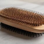 (escova desembaraçante para cabelo oleoso): Controle a oleosidade sem danificar