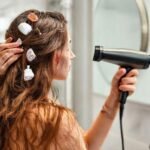 O que devo passar no cabelo antes de usar a escova secadora? Dicas práticas