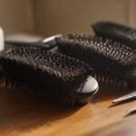 O que é melhor para pentear os cabelos, pente ou escova? Descubra agora!