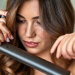 O que passar no cabelo para proteger do calor da chapinha? Veja dicas práticas